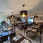 Les Orchidees , & Restaurant 酒店 3*