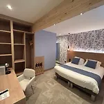 Les Orchidees , & Restaurant 酒店 3*