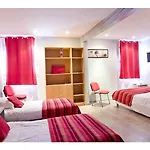 Les Orchidees , & Restaurant 酒店 3*