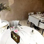 Les Orchidees , & Restaurant 3*