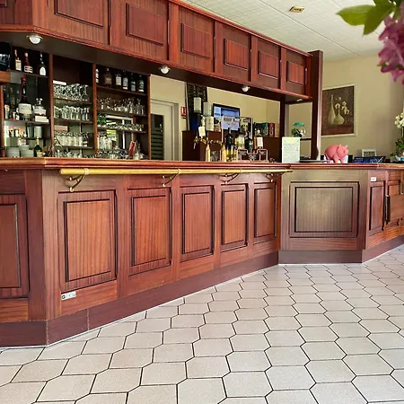 Les Orchidees , & Restaurant 3* 默兹河畔凡尔登