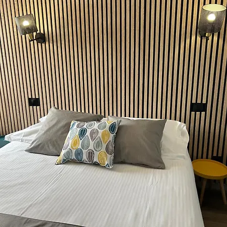 Les Orchidees , & Restaurant מלון 3*