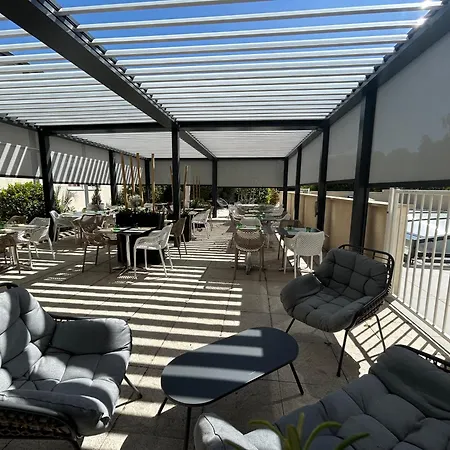 מלון Les Orchidees , & Restaurant 3*