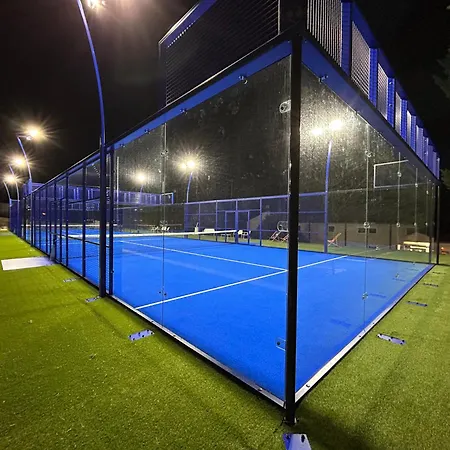 Les Orchidees , & Restaurant 酒店