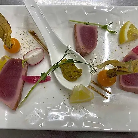 Les Orchidees , & Restaurant Szálloda 3*