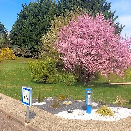 Les Orchidees , & Restaurant