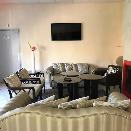מלון Les Orchidees , & Restaurant