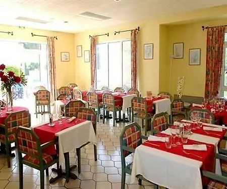 Les Orchidees , & Restaurant 酒店