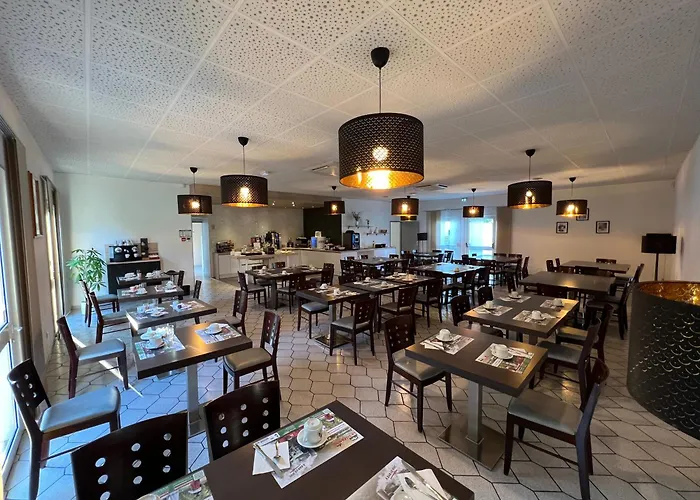 Les Orchidees , & Restaurant Отель 3*