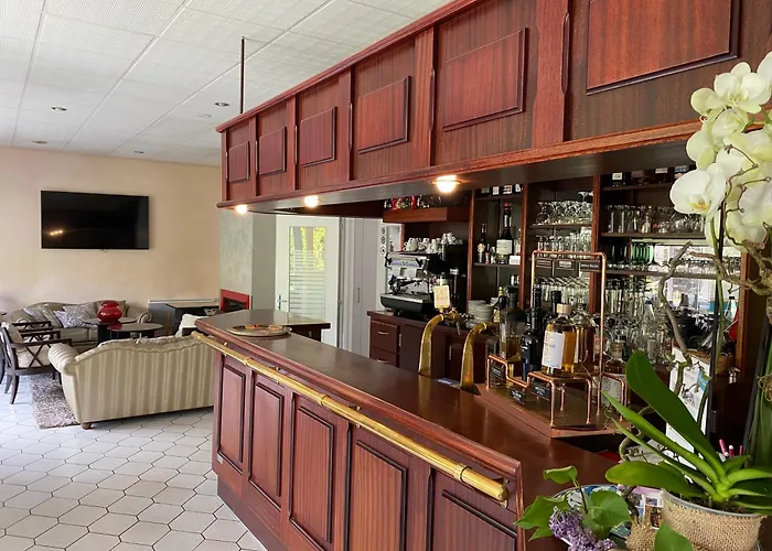 Les Orchidees , & Restaurant 3*