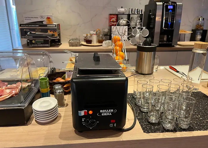 Les Orchidees , & Restaurant