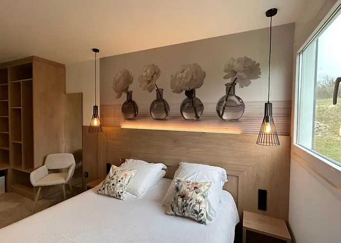 Les Orchidees , & Restaurant