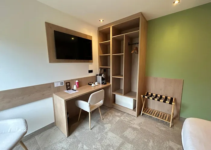 Отель Les Orchidees , & Restaurant