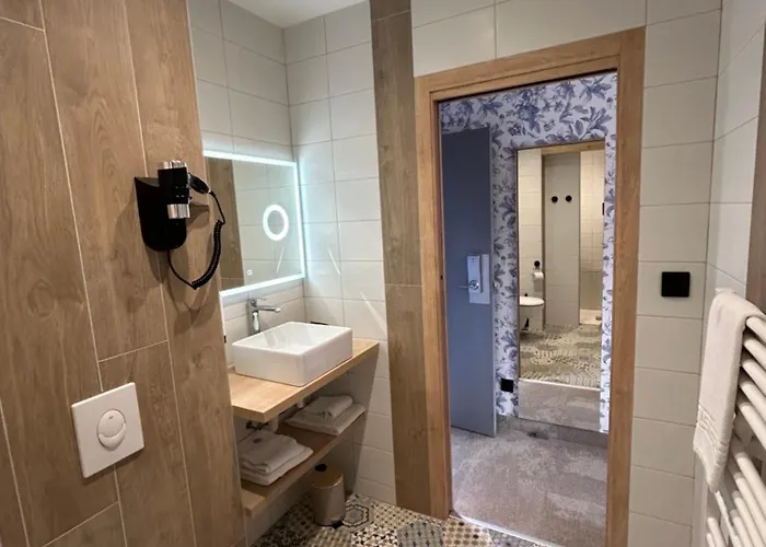 Hotel Les Orchidees , & Restaurant 3*