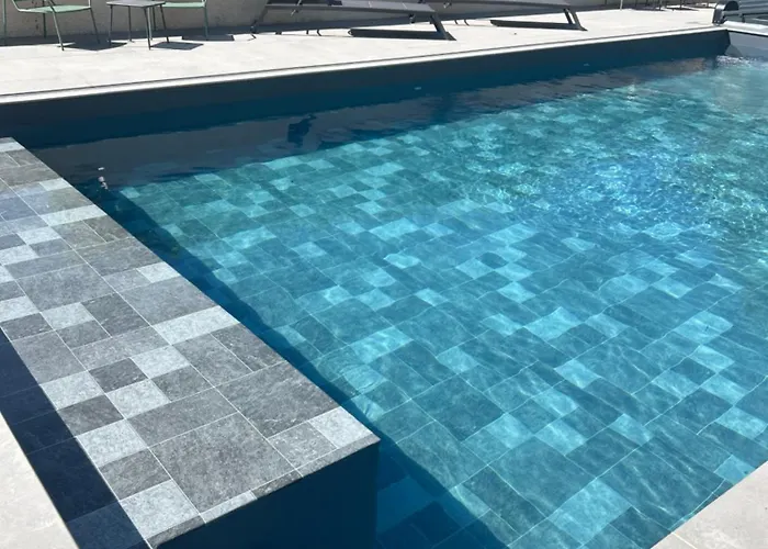 Les Orchidees , & Restaurant Отель 3*