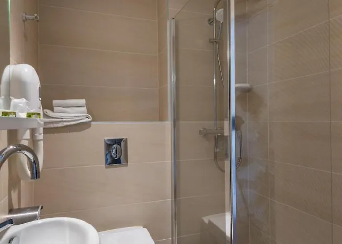 Les Orchidees , & Restaurant Hotel